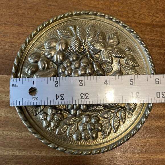 Set Vintage Hammered Brass Fruit Motif Wall Pockets MCM, English country, winery - Picture 5 of 11